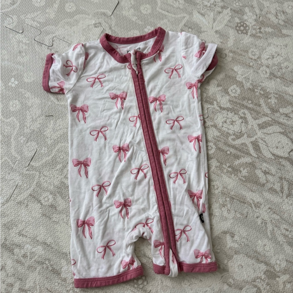 2 Kyte BABY Pink Bow zippy long sleeve and short sleeve rompers